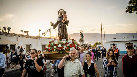 San Antonio y La Inmaculada procesionan por las calles de Cortijos de Marín en sus fiestas