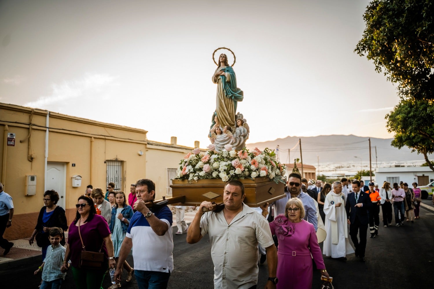 San Antonio y La Inmaculada procesionan por las calles de Cortijos de Marín en sus fiestas