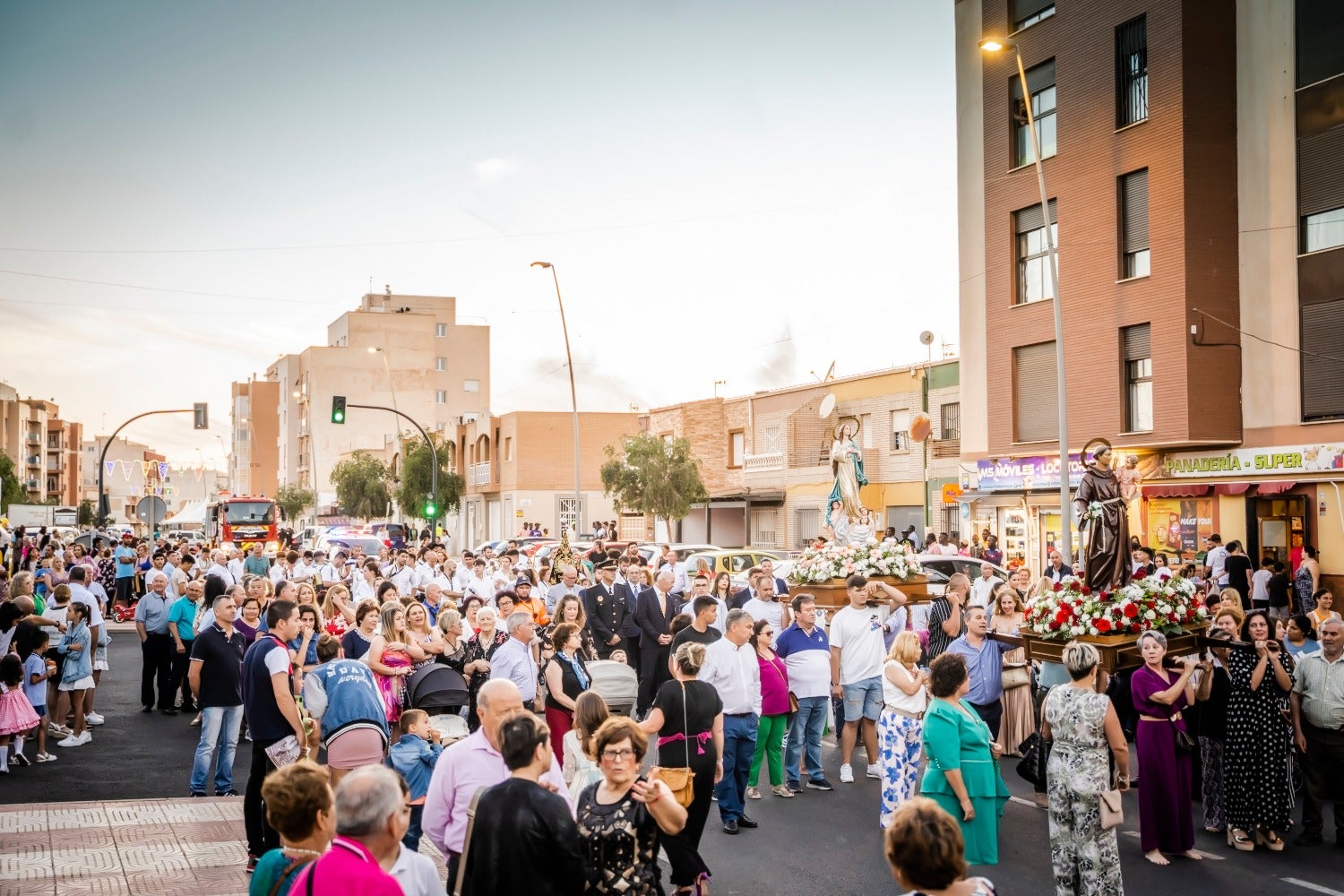 San Antonio y La Inmaculada procesionan por las calles de Cortijos de Marín en sus fiestas
