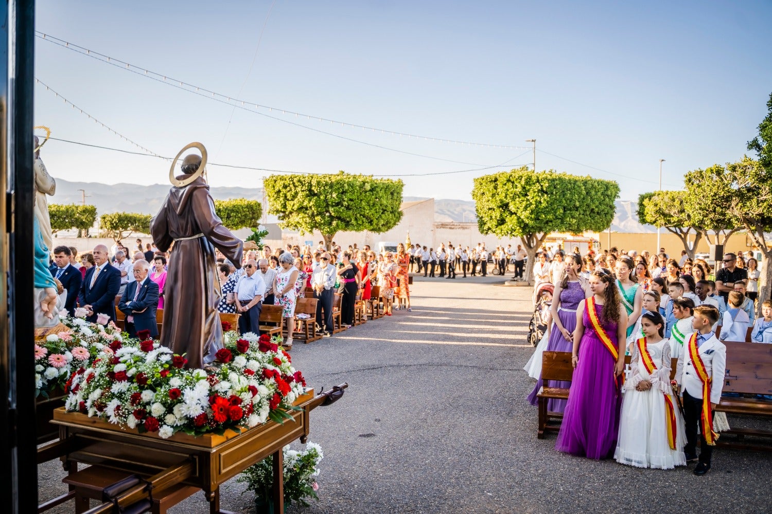 San Antonio y La Inmaculada procesionan por las calles de Cortijos de Marín en sus fiestas