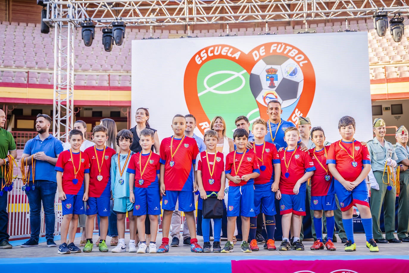 La Escuela de Fútbol de Roquetas clausura una temporada llena de éxitos