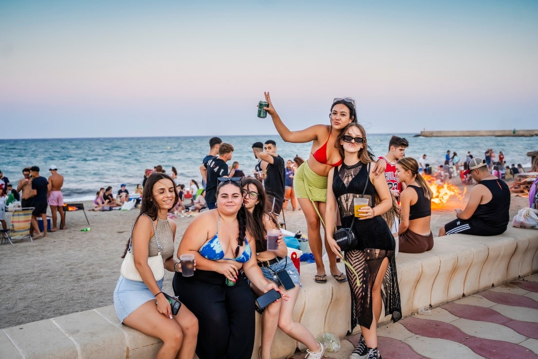 Así fue la Noche de San Juan en Roquetas