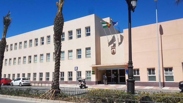 Arrestan a una famosa influencer por abusar de una amiga que dormía y publicarlo