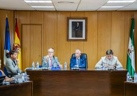 Los medios de oposición y Gobierno centran el primer debate de la nueva Corporación