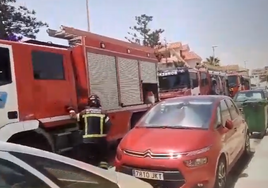 Atendidos por inhalación de humos varios clientes del hotel Mediterráneo tras un incendio