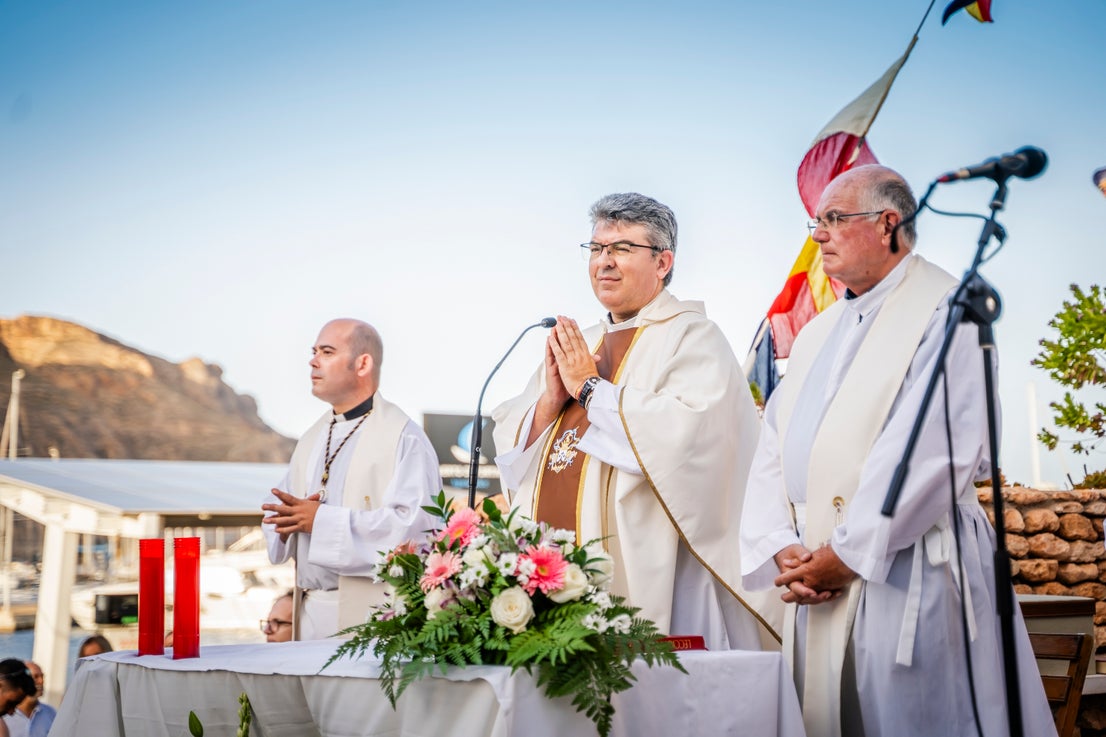 Aguadulce pasea a su Señora