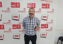 El concejal Rafael Torres, en la sede del partido.