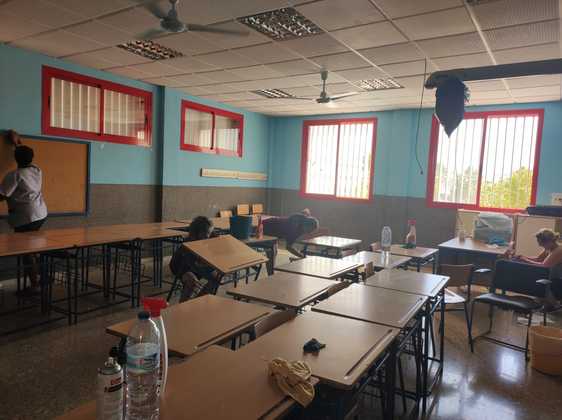 Vícar prepara el nuevo curso escolar intensificando la limpieza de aulas