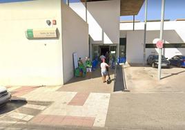 Detienen a un hombre por abofetear a un médico en un centro de salud de Roquetas