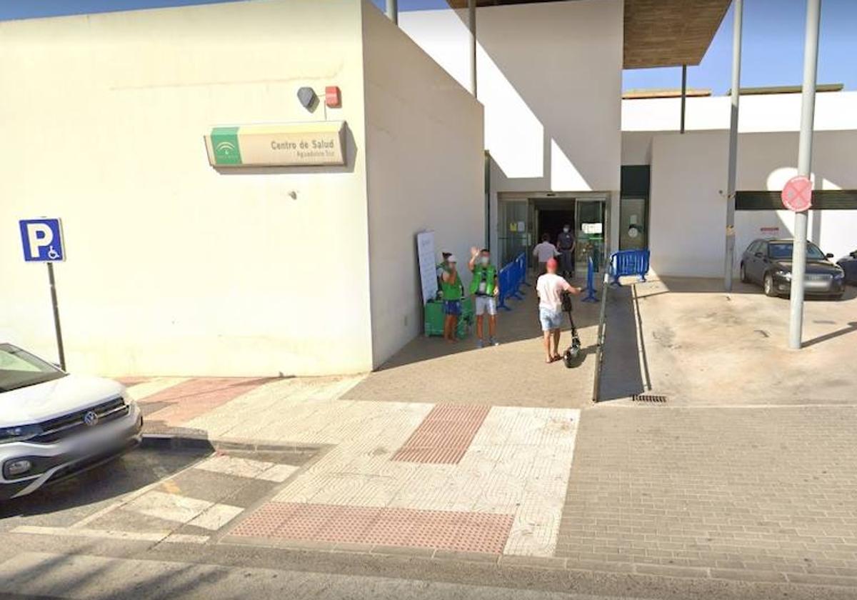 Detienen a un hombre por abofetear a un médico en un centro de salud de Roquetas