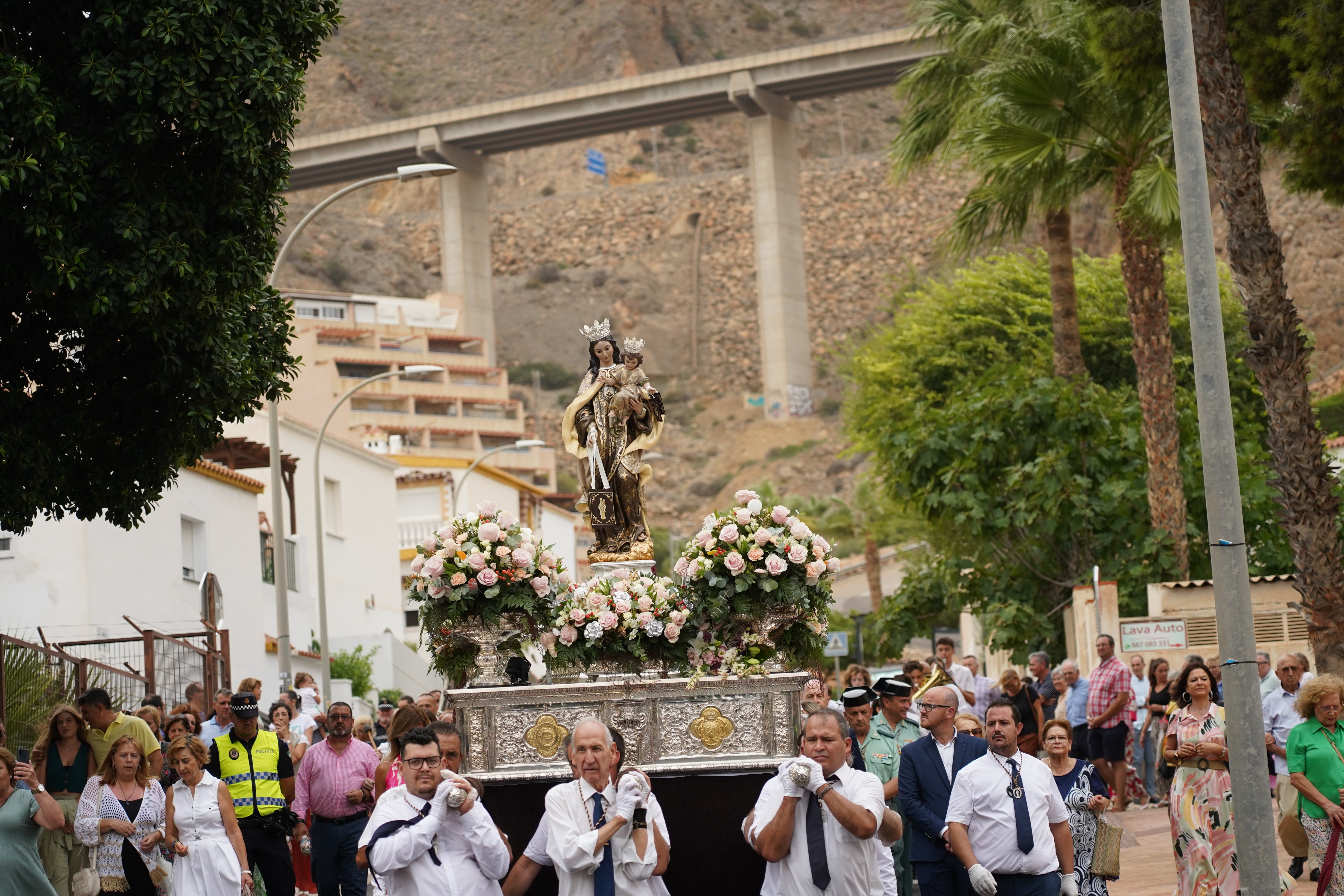 La Virgen del Carmen reúne a sus fieles en la procesión de Aguadulce