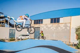 Exhibición en el nuevo circuito de Roquetas de Mar.