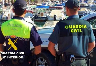 Agentes de Policía Local y Guardia Civil.