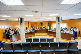 El equipo de Gobierno aprobó los presupuestos del próximo año sin conseguir ningún voto a favor o abstención en el pleno