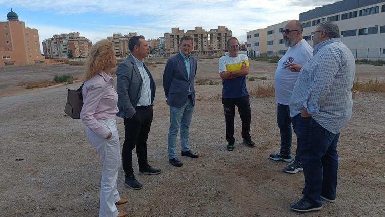 El PSOE denuncia la «parálisis» de dos centros educativos