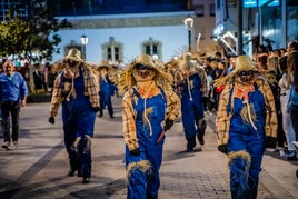 Uno de los atractivos fueron granjeros de ropa azul.