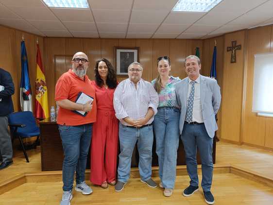 El PSOE denuncia la «privatización total» de los servicios municipales