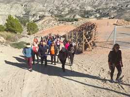 Varias de las personas que realizaron el recorrido.