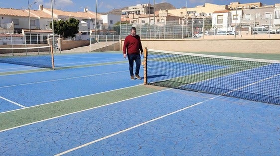 Almería Avanza denuncia el pésimo estado de las instalaciones deportivas de Pueblo Blanco