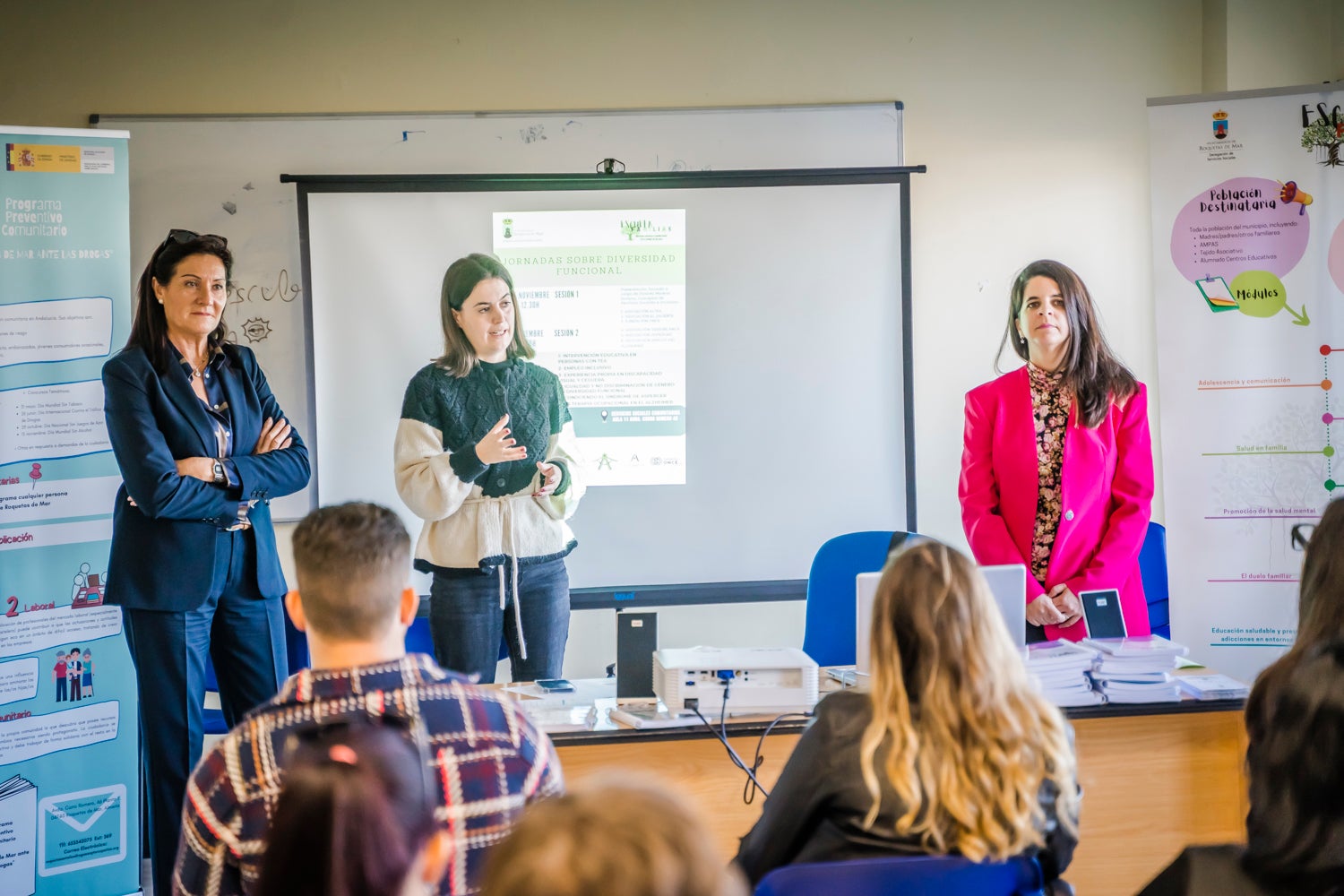 La presentación de una de las ponencias sobre diversidad funcional en el día de ayer en Roquetas de Mar.