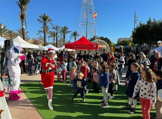 Los más pequeños disfrutan de una jornada en familia por la Navidad