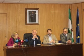 Ámparo García, Gabriel Amat, Francisco González Bellido y Ángel Escobar presentan dos proyectos inclusivos en Roquetas de Mar.