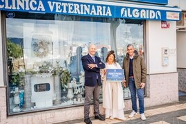 La ganadora del primer premio navideño.