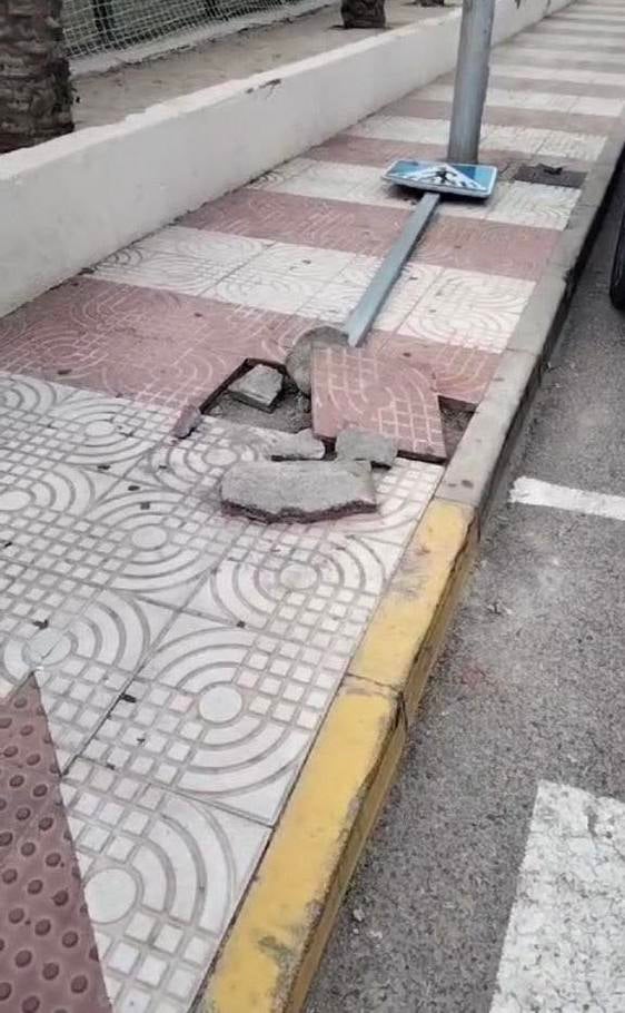 Vox Roquetas se queja de cómo están reubicados algunos contenedores en el municipio