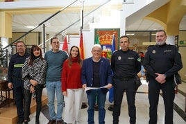 Foto de autoridades en el municipio de Vícar.