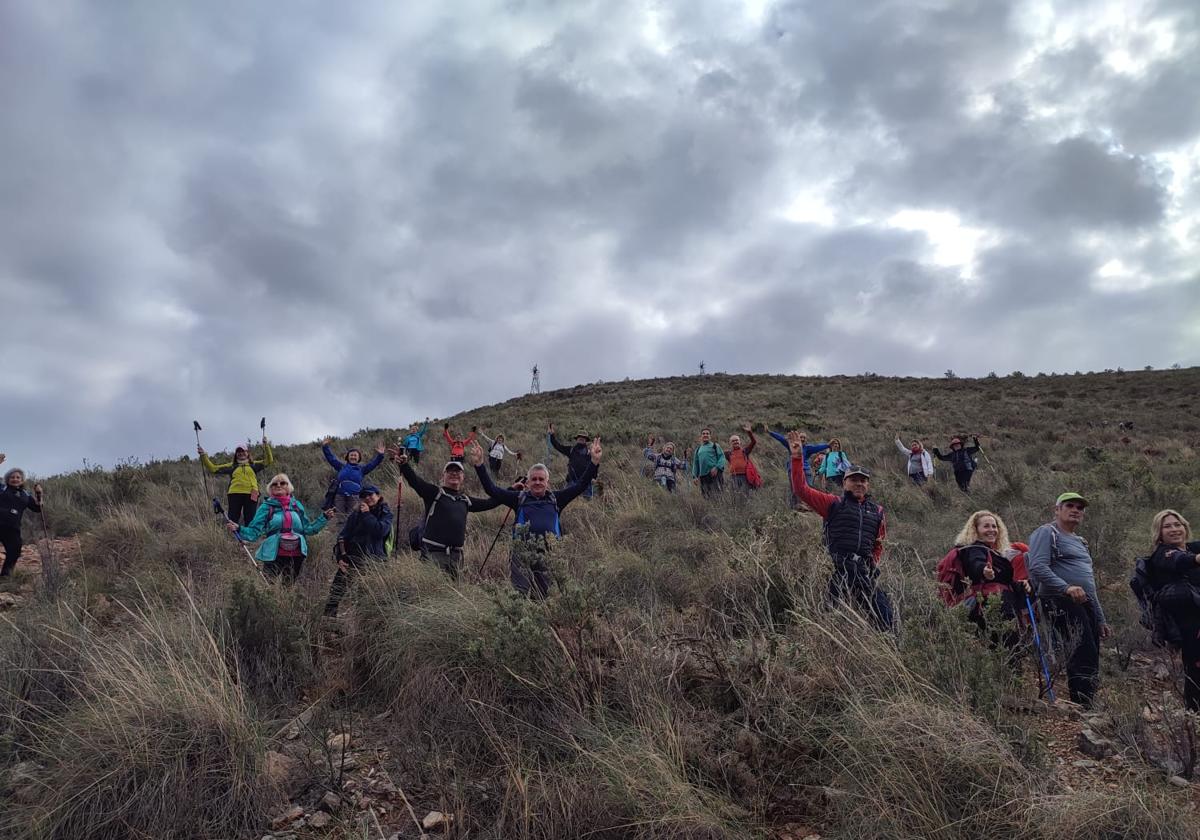 Imagen de los senderistas durante el recorrido del domingo.