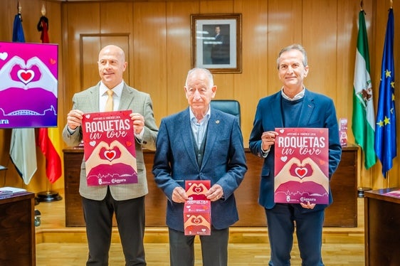 Roquetas saca una campaña para mejorar el comercio local para «enamorar»