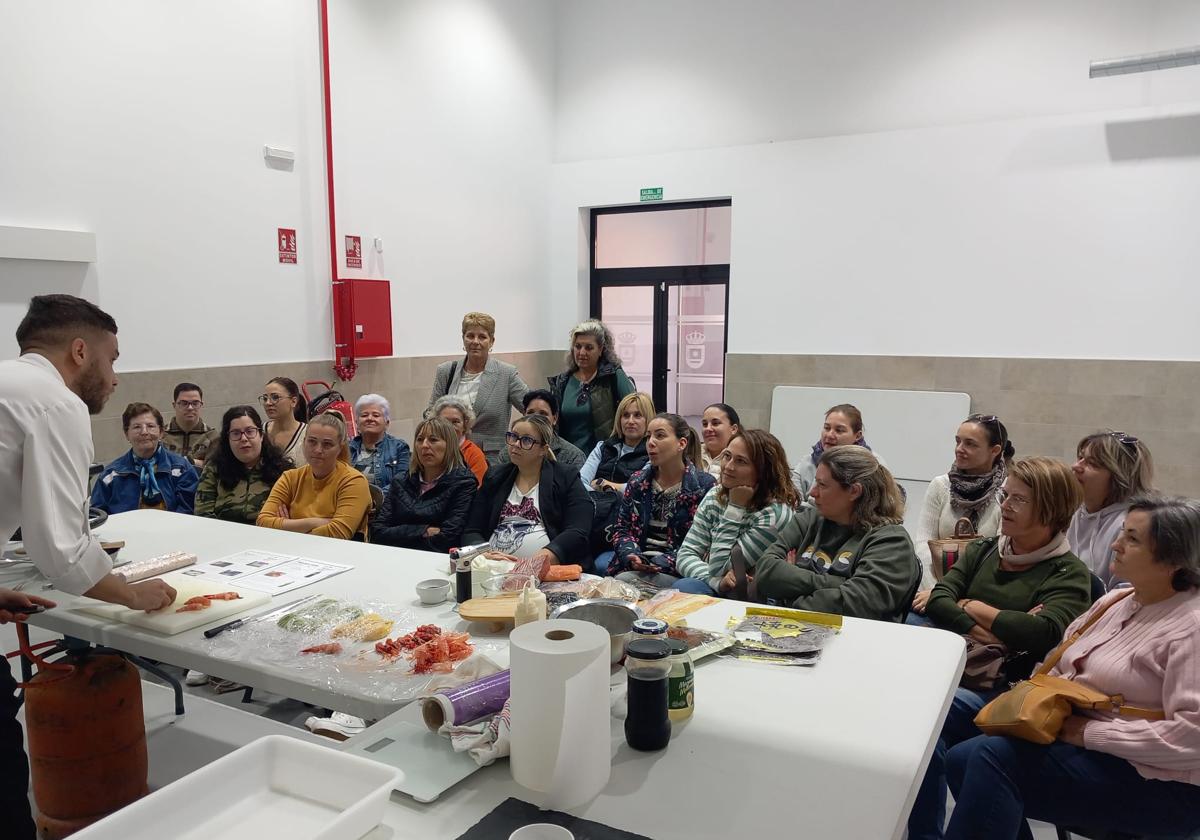 El anterior taller gastronómico dio buen resultado en el mercado mojonero.