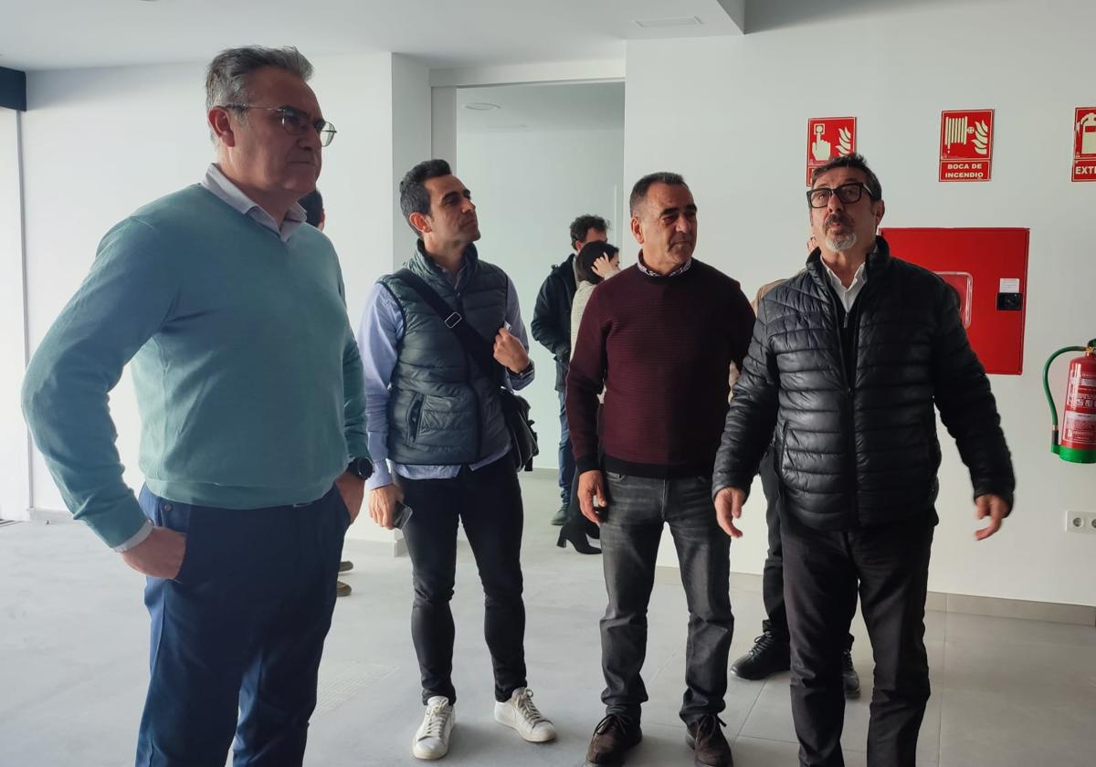 El alcalde la localidad, José Miguel Hernández, visitó las instalaciones junto a varias personalidades.