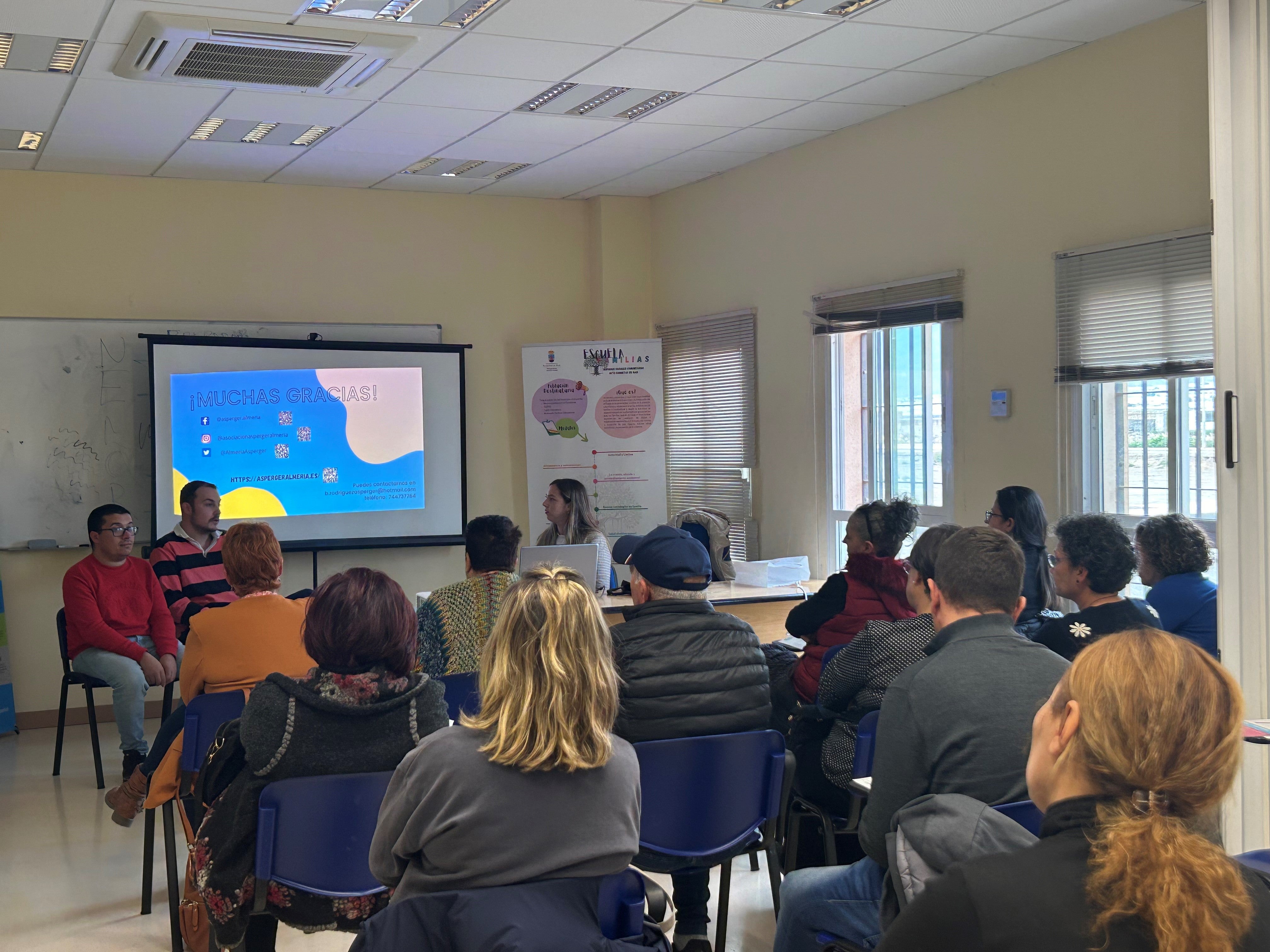 La charla que se impartió en la Escuela de Familias en Roquetas.