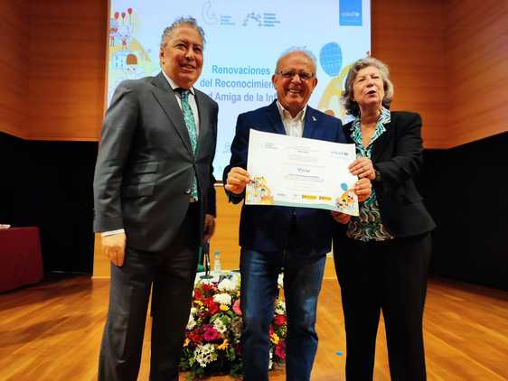Vícar renueva como 'Ciudad Amiga de la infancia', distinción que dio Unicef en la capital andaluza
