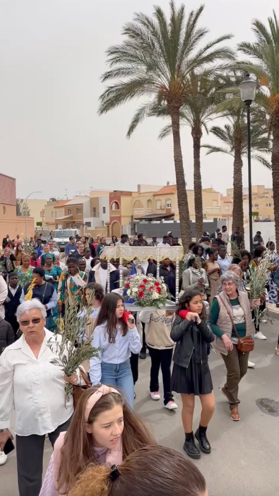 200 viviendas, El Puerto y Aguadulce disfrutan de las Palmas y los Olivos