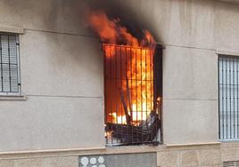 Fuego en una vivienda de Roquetas