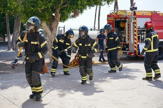 Cómo reaccionar ante un incendio: la jornada informativa que prepara a los alumnos en Vícar