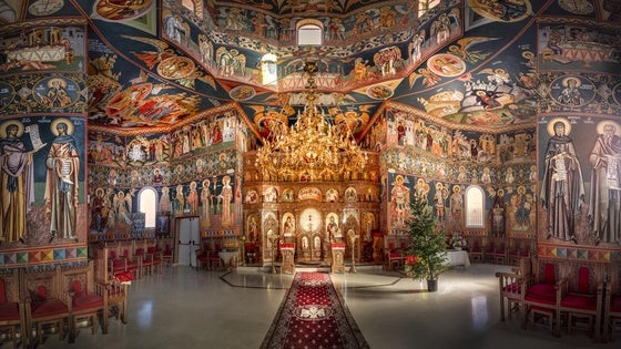 Un trozo de Rumanía sobre el altar de Las Salinas