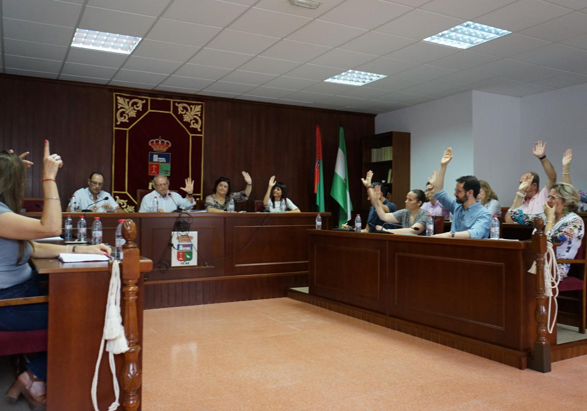Imagen del pleno municipal celebrado en el Ayuntamiento de Vícar el pasado jueves.