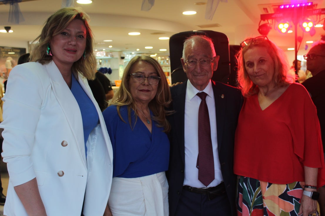 Así fue la celebración del 50 aniversario de la Heladería Alacant de Roquetas de Mar