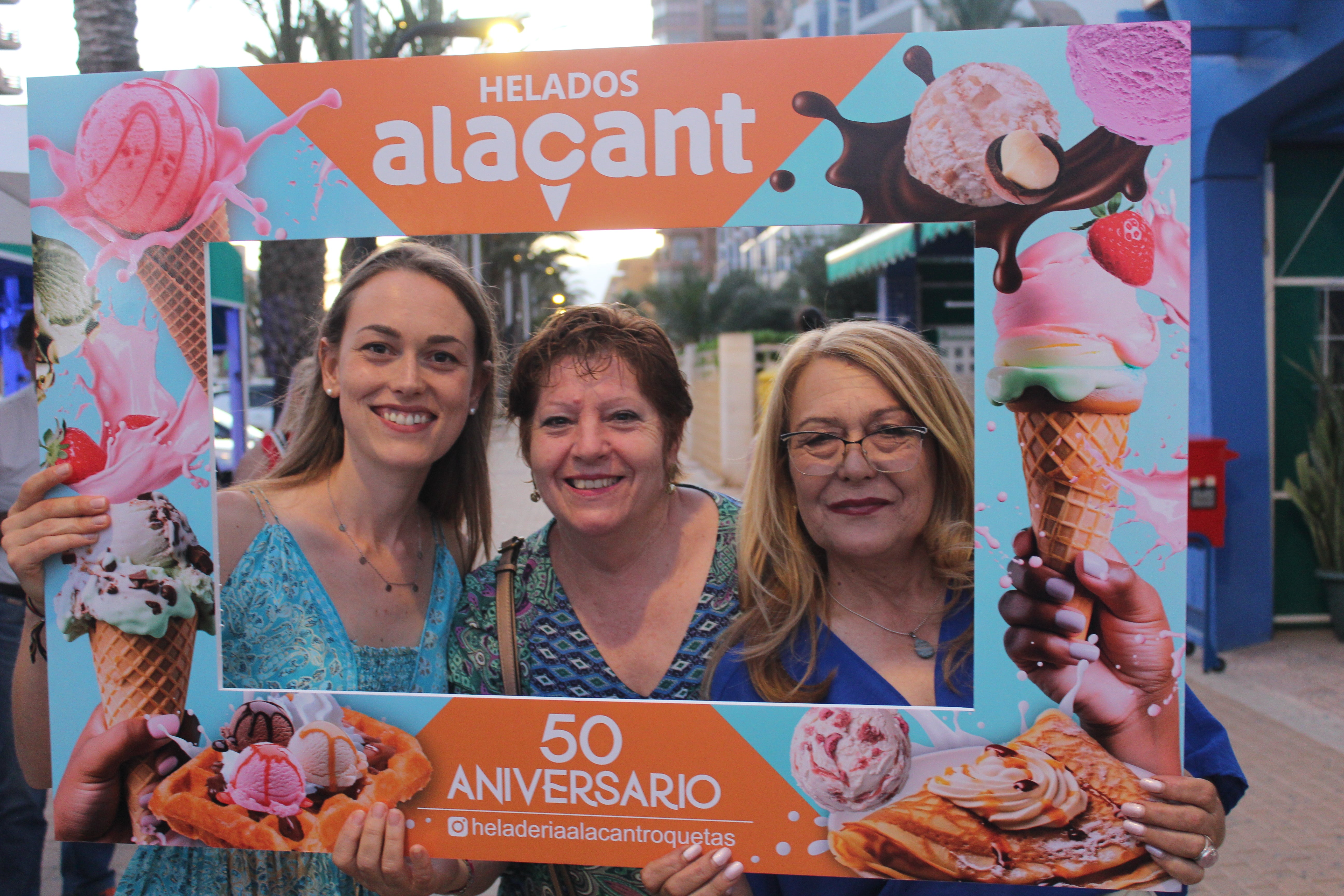 Así fue la celebración del 50 aniversario de la Heladería Alacant de Roquetas de Mar