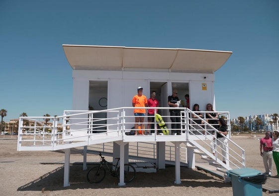Uno de los puestos de socorrismo de Roquetas de Mar.
