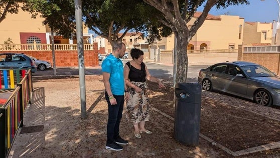 Vox Roquetas critica el «estado lamentable» de un parque infantil de la localidad