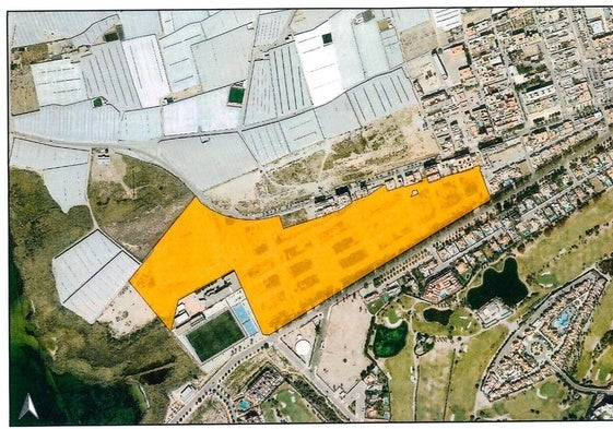 Plano de los terrenos para los futuros campos de fútbol de Las Marinas y la Urbanización de Roquetas.