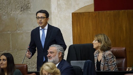 Guzmán afirma que Roquetas tendrá el puerto que se merece