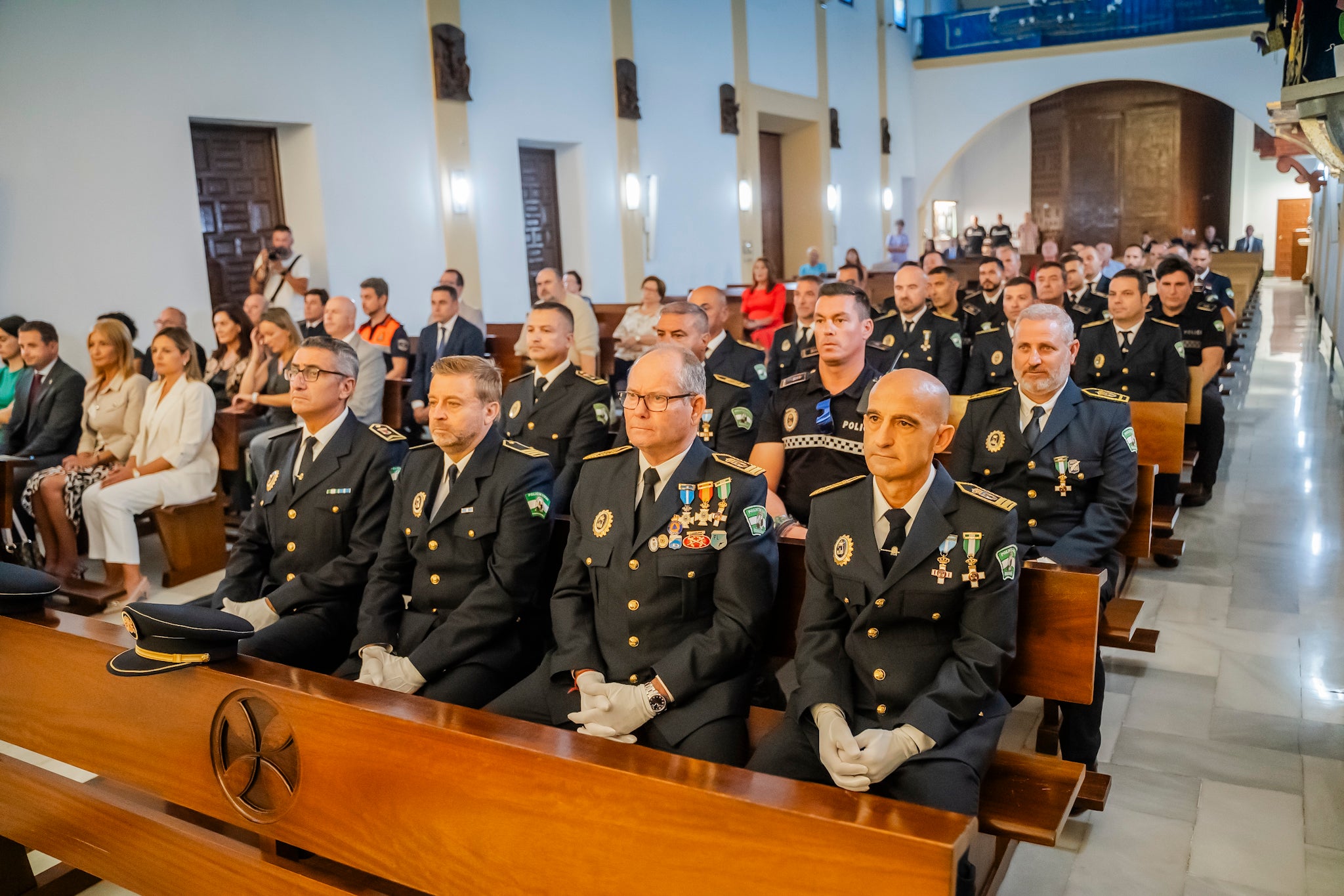 La celebración de los Santos Ángeles Custodios en Roquetas de Mar, en imágenes