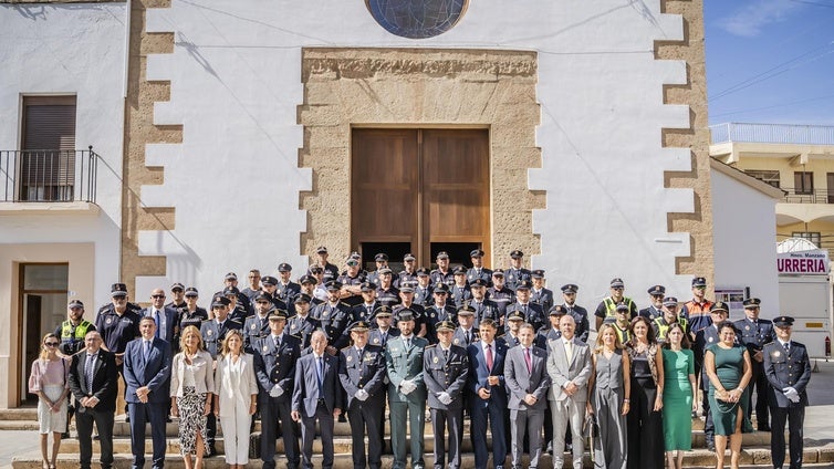 Roquetas celebra el patrón de los Policías en un gran acto emotivo
