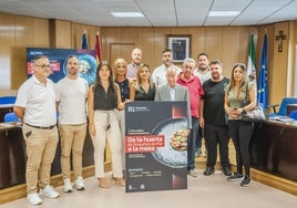 La presentación del acto se realizó en el Consistorio roquetero.