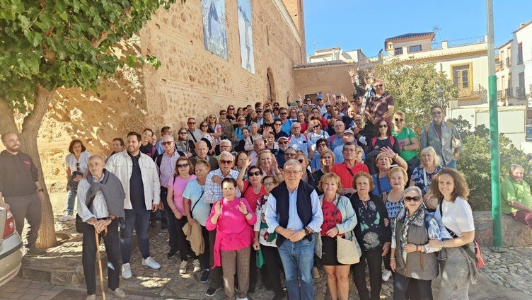 Más de un centenar de vicarios visitan varios de los lugares más simbólicos e insignes de Fondón